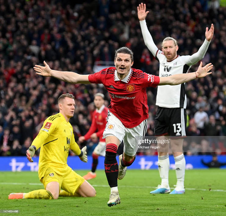 MU – Fulham: Bước ngoặt 2 thẻ đỏ, trở về từ “cõi chết” (FA Cup)