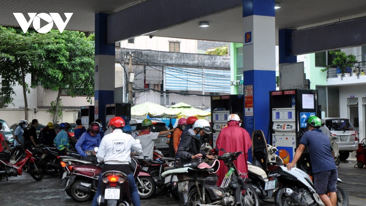 Sửa nghị định kinh doanh xăng dầu: Cho doanh nghiệp tự định giá bán lẻ?