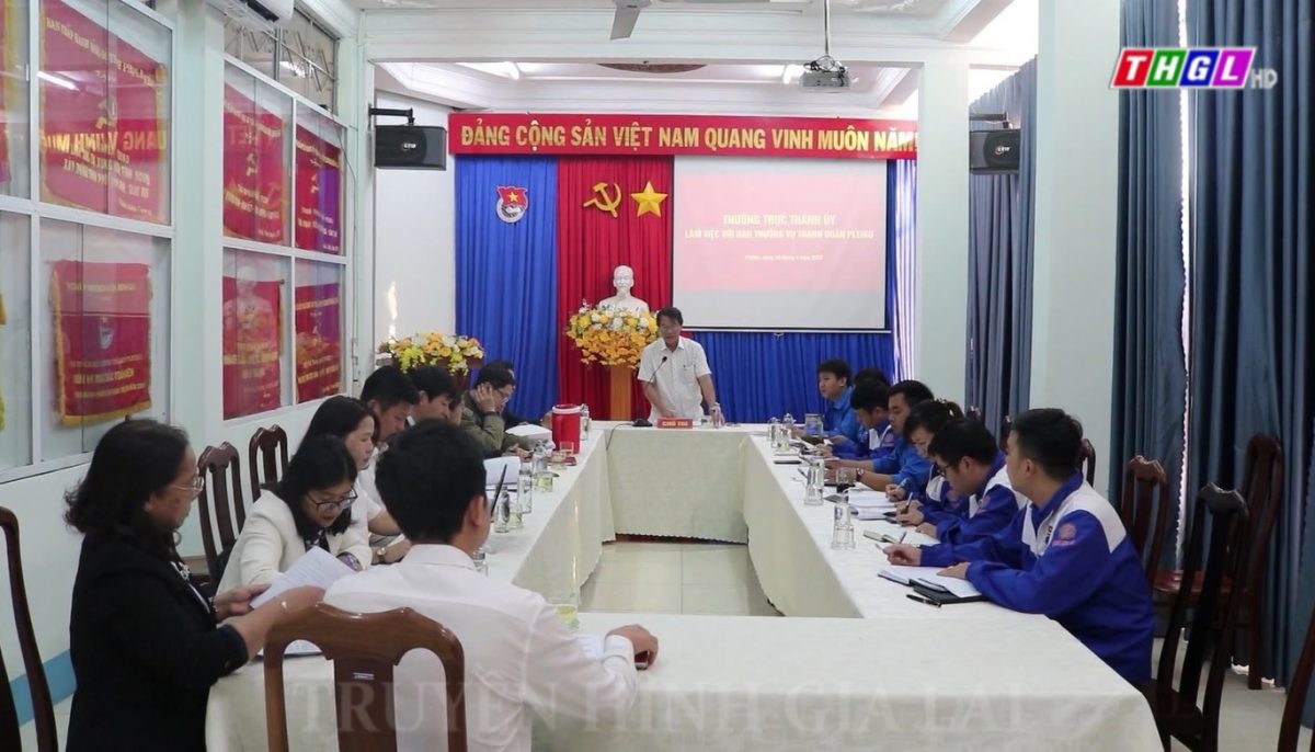 Thường trực Thành ủy Pleiku làm việc với Ban Thường vụ Thành đoàn Pleiku