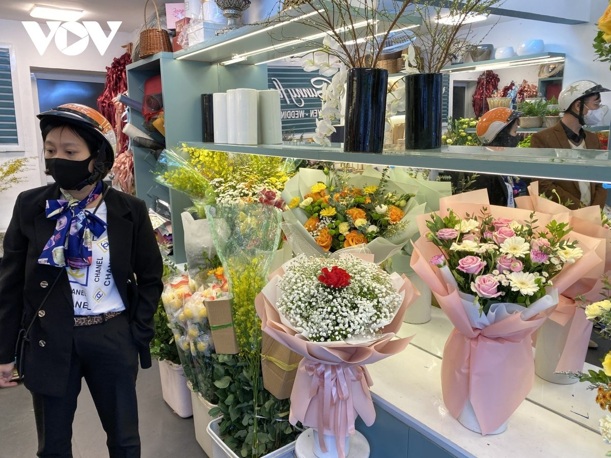 Sôi động thị trường quà tặng Ngày Quốc tế Phụ nữ 8/3