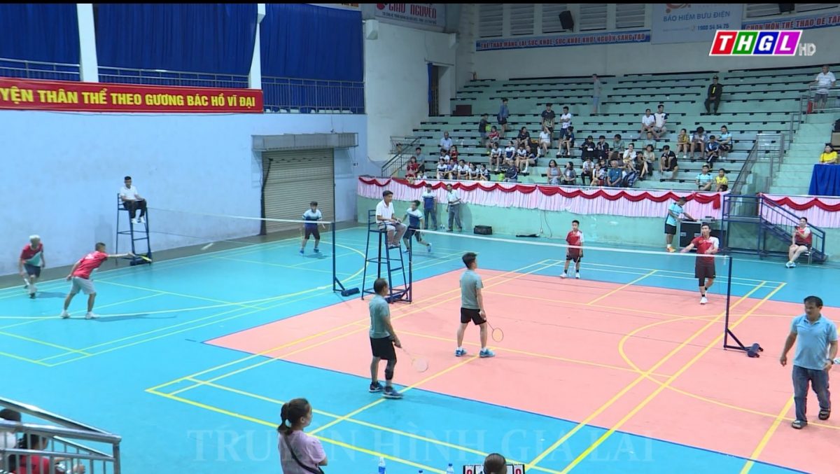 Gần 150 vận động viên tham gia Giải cầu lông, bóng bàn gia đình năm 2023