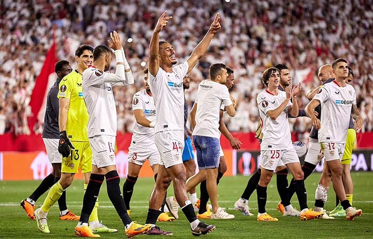 4 anh hào vào bán kết Europa League: Sevilla xứng danh “Vua”, Mourinho đối đầu trò cũ Alonso