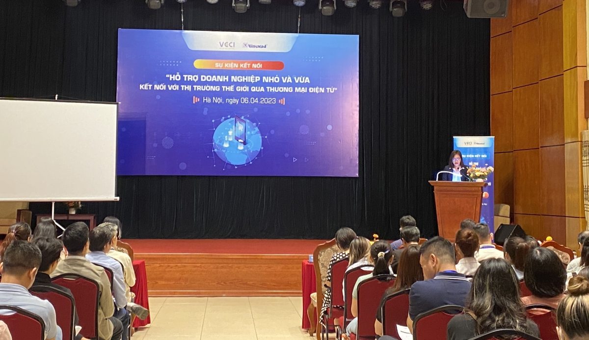 Tìm kiếm khách hàng là khó khăn lớn nhất khi tham gia thương mại điện tử