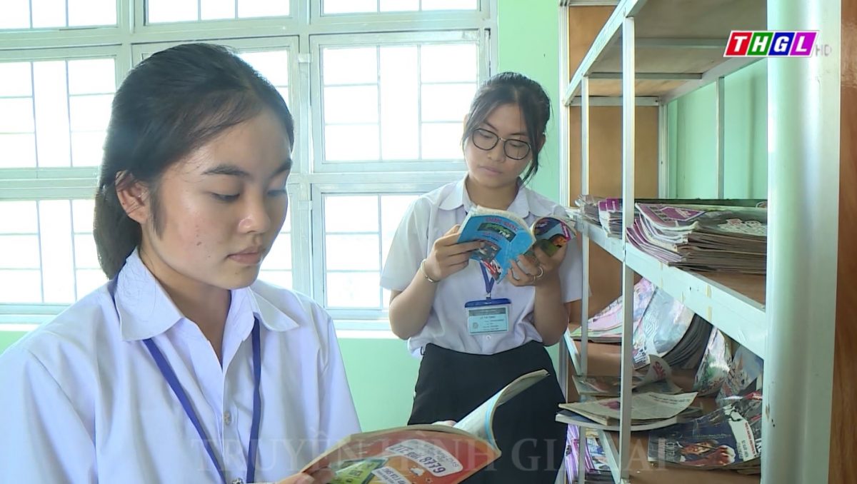 Cô học trò đam mê Văn học