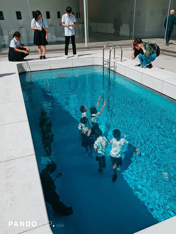 Độc lạ “bể bơi” Nhật Bản: Bước xuống tận đáy sống ảo lung linh không lo bị ướt