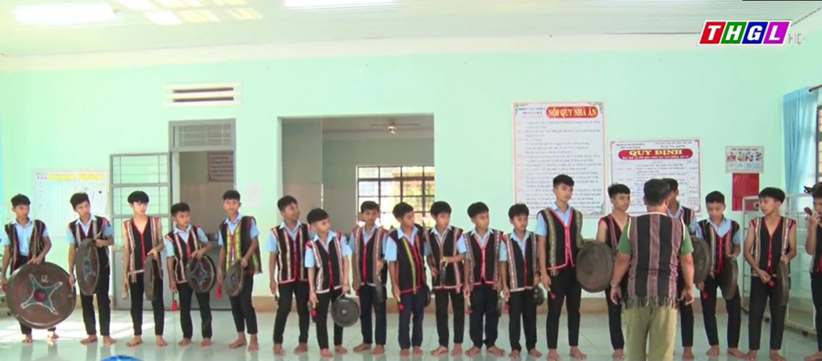 Huyện Đức Cơ khai giảng lớp truyền dạy cồng chiêng và múa xoang cho học sinh dân tộc thiểu
