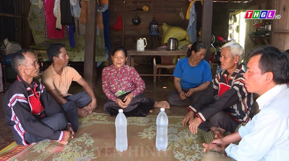 Phát huy vai trò đảng viên, người uy tín trong đồng bào có đạo