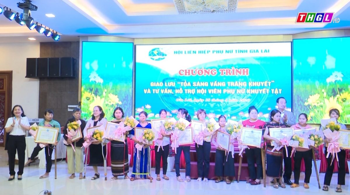 Hội LHPN Gia Lai tổ chức Chương trình giao lưu “Tỏa sáng vầng trăng khuyết”