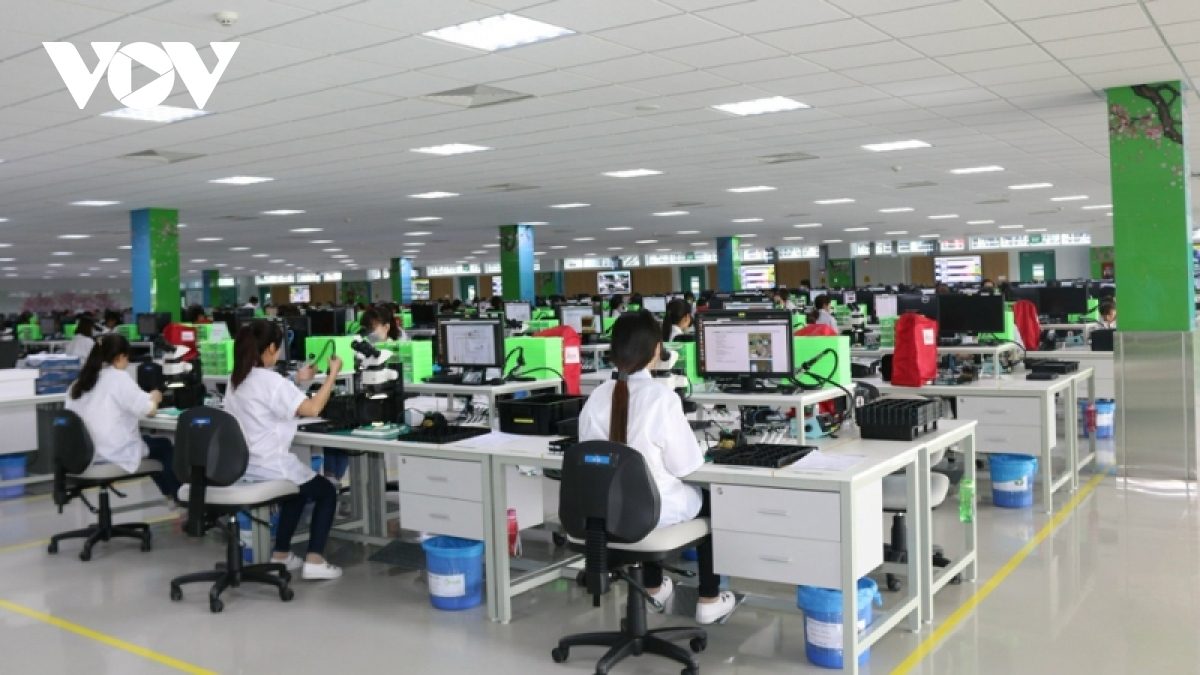 Thiếu lao động, khó thu hút đầu tư