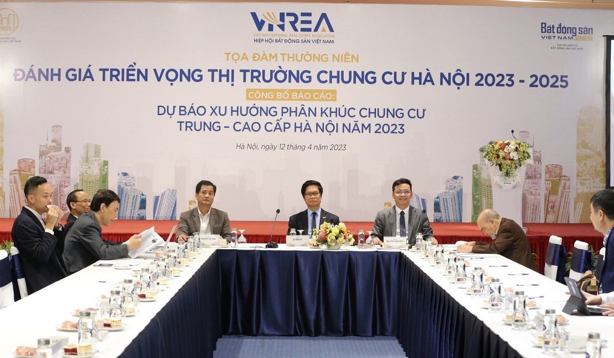 Vì sao giá chung cư trung, cao cấp không giảm ngay cả trong thời kỳ trầm lắng nhất?