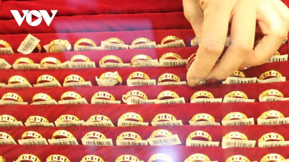 Giá vàng trong nước thu hẹp chệnh lệch mua – bán