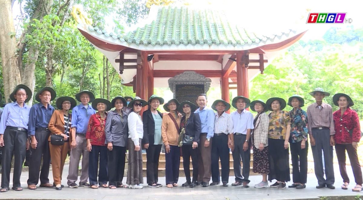 Chuyến về nguồn đầy cảm xúc