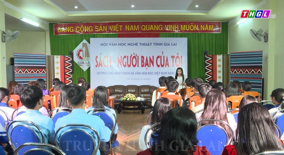 Hội Văn học – Nghệ thuật tỉnh Gia Lai tổ chức đêm giao lưu “Sách – người bạn của tôi”