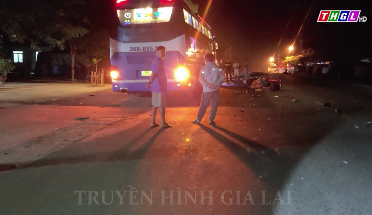 Xe khách va chạm xe mô tô trên Quốc lộ 14 khiến 1 người tử vong