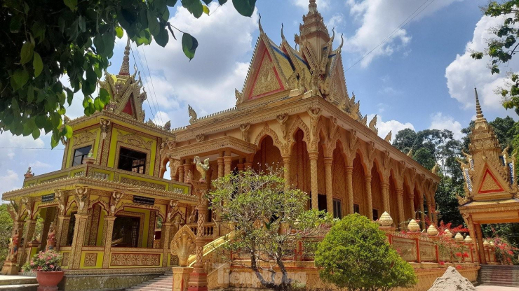 Ngỡ ngàng kiến trúc độc đáo chùa Khmer ở Trà Vinh