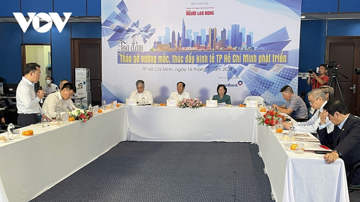 Tăng trưởng kinh tế TP.HCM cần cả giải pháp tình thế và căn cơ