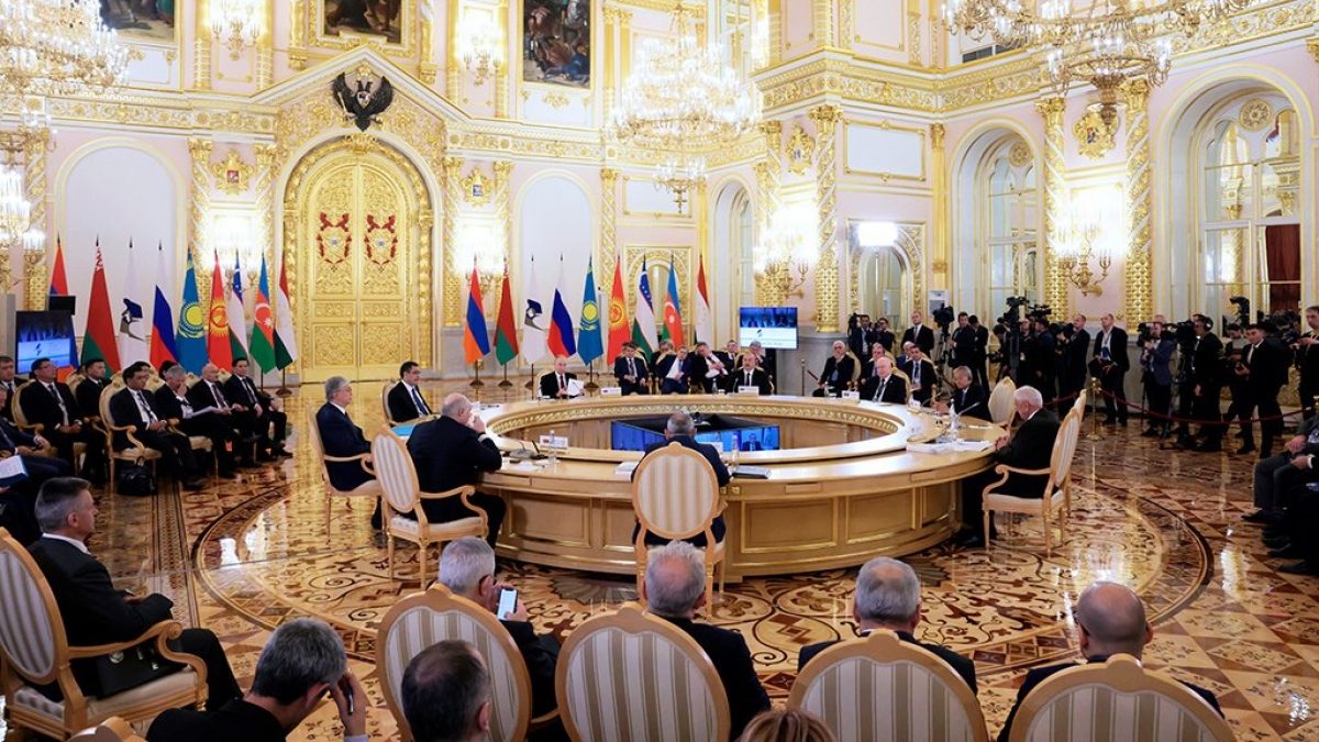 Tổng thống Nga: EAEU là một trung tâm của thế giới đa cực