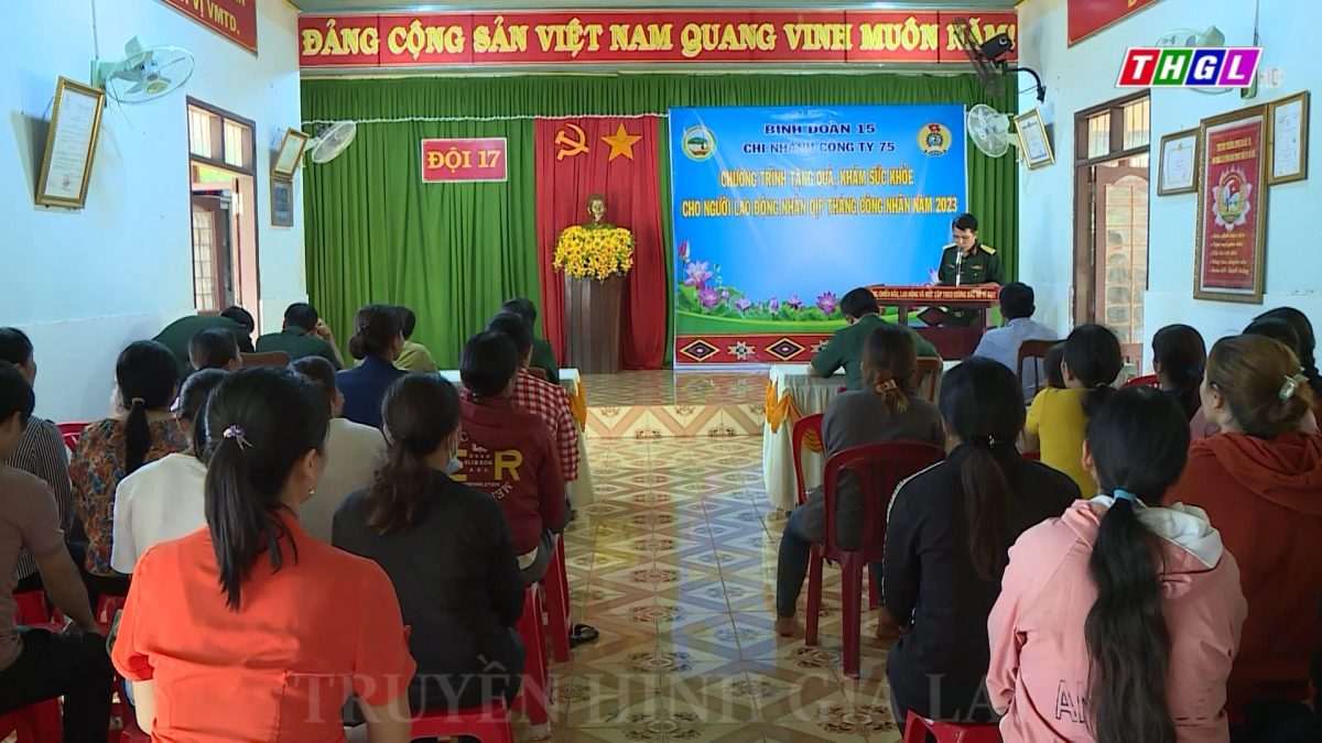 Công ty 75 tặng quà cho công nhân khó khăn và khám sức khỏe cho người lao động trên địa bàn xã Ia O (huyện Ia Grai)