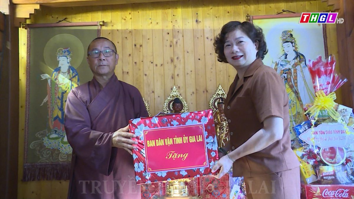 Trưởng Ban Dân vận Tỉnh ủy Phạm Thị Tố Hải thăm và chúc mừng một số cơ sở tôn giáo nhân dịp Đại lễ Phật đản Phật lịch 2567 – Dương lịch 2023