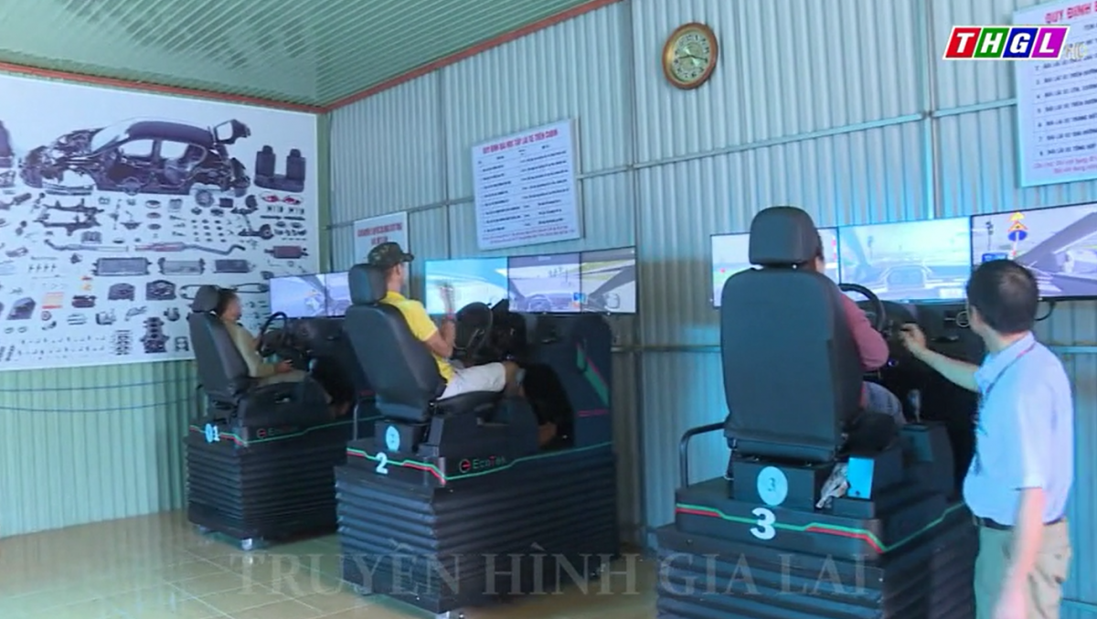 Lắp đặt đồng bộ ca bin điện tử góp phần nâng cao chất lượng đào tạo lái xe ô tô