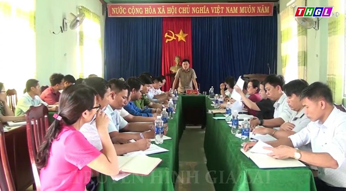 Bí thư Huyện ủy Chư Sê làm việc với Đảng ủy xã Ayun