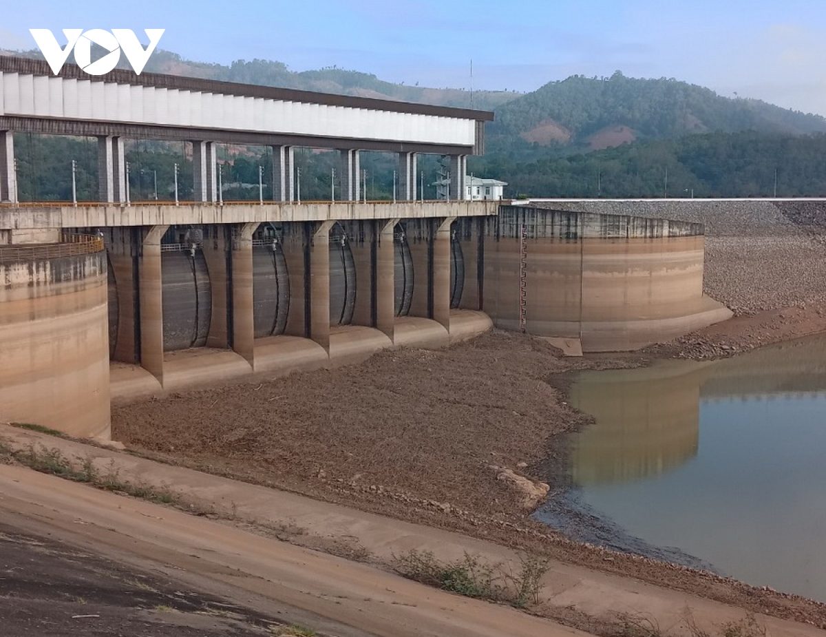 Miền Trung – Tây Nguyên: Khó khăn về cung ứng điện trong mùa khô