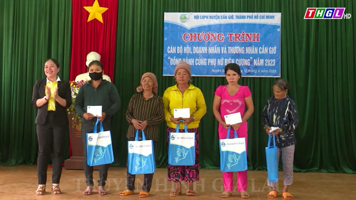 Trao hơn 100 suất quà tại huyện Ia Grai trong chương trình “Đồng hành cùng phụ nữ biên cương”