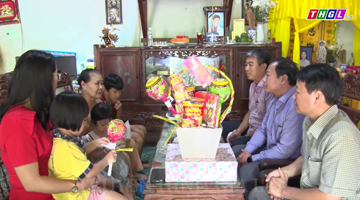 Lan tỏa yêu thương từ chương trình “Mẹ đỡ đầu”