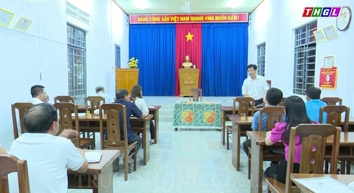 Lãnh đạo UBND TP. Pleiku dự sinh hoạt tại chi bộ thôn 1, xã Trà Đa