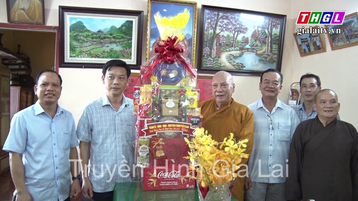 Lãnh đạo TP. Pleiku thăm hỏi và chúc mừng Đại lễ Phật Đản Phật lịch 2567-Dương lịch 2023