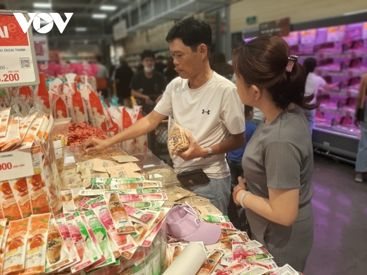 Giảm thuế VAT để kích cầu tiêu dùng