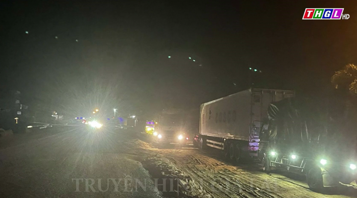 Thường xuyên xảy ra ùn tắc giao thông khi thi công nâng cấp Quốc lộ 19 đoạn qua địa bàn huyện Đak Pơ