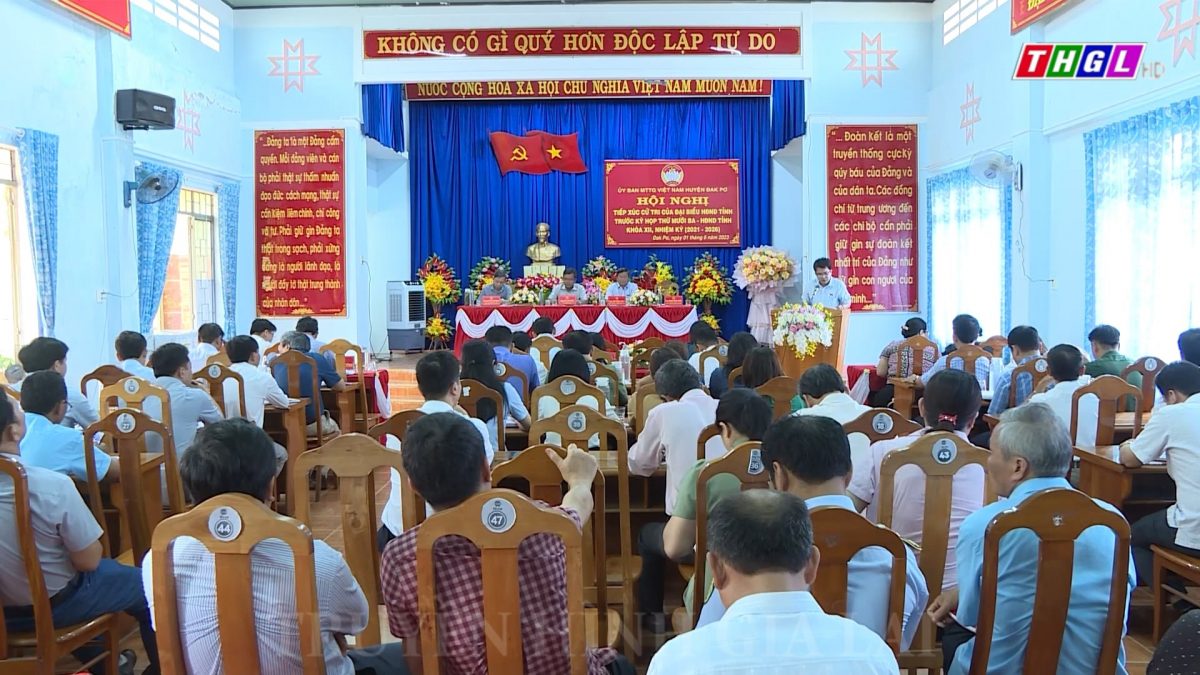 Bí thư Tỉnh ủy, Chủ tịch HĐND tỉnh Hồ Văn Niên tiếp xúc cử tri huyện Đak Pơ