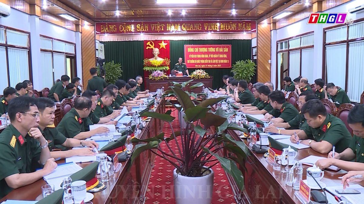 Thượng tướng Vũ Hải Sản, Ủy viên BCH Trung ương Đảng, Thứ trưởng Bộ Quốc phòng kiểm tra và làm việc tại Binh đoàn 15