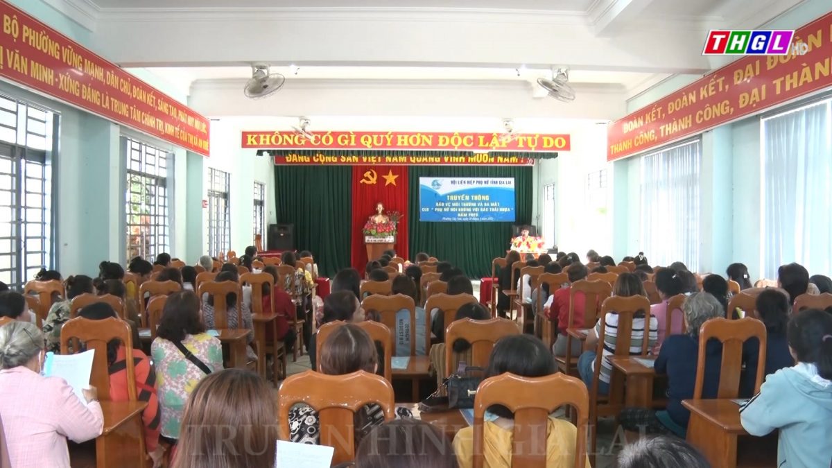 Hội LHPN tỉnh Gia Lai tổ chức truyền thông bảo vệ môi trường và ra mắt câu lạc bộ “Phụ nữ nói không với rác thải nhựa” năm 2023