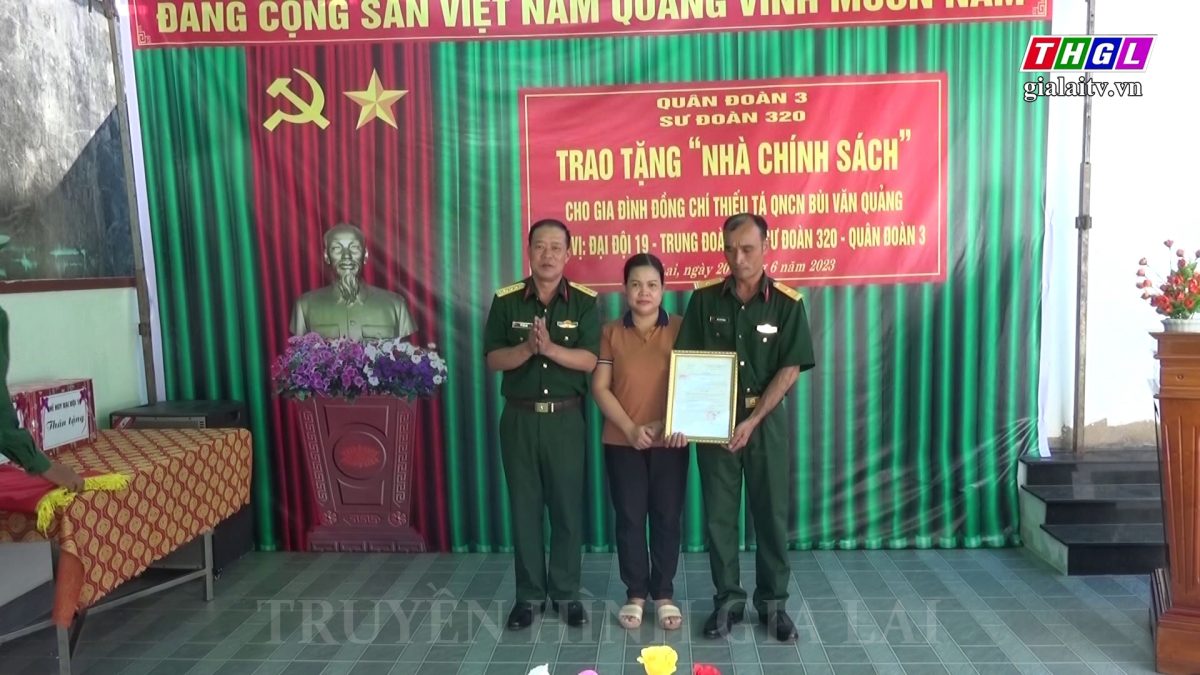 Sư đoàn 320 – Quân đoàn 3 trao tặng “nhà chính sách” cho quân nhân có hoàn cảnh khó khăn
