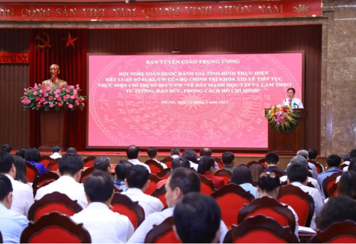 Đổi mới, tạo đột phá và đề cao tính nêu gương trong học, làm theo gương Bác