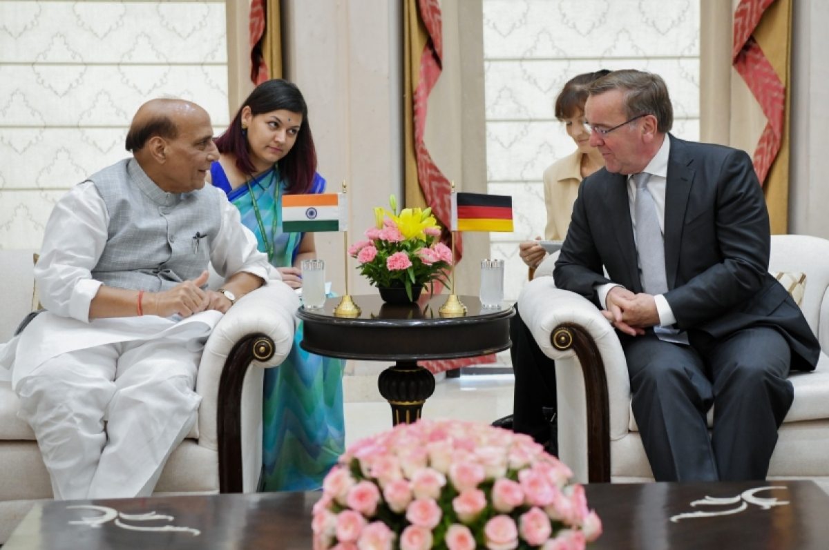 Bộ trưởng Quốc phòng Ấn Độ, Đức nhất trí tăng cường hợp tác quốc phòng song phương