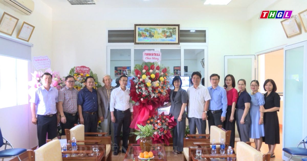 Lãnh đạo UBND tỉnh Gia Lai thăm, chúc mừng các cơ quan báo chí nhân kỷ niệm 98 năm Ngày Báo chí cách mạng Việt Nam