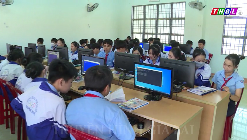 Gia Lai – Chương trình “Sóng và máy tính cho em” được điều chỉnh phù hợp với tình hình địa phương