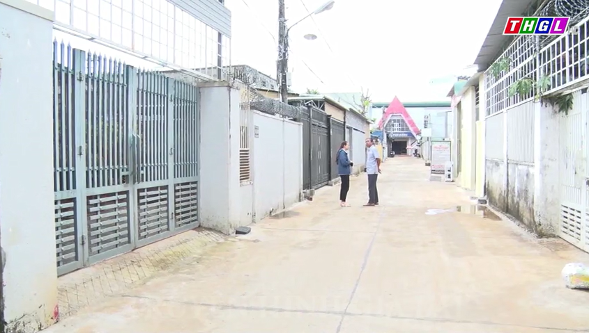 Những con đường ý Đảng lòng dân