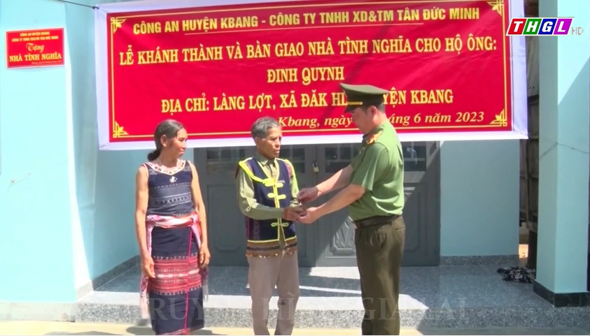 Công an huyện Kbang bàn giao nhà tình nghĩa cho gia đình khó khăn