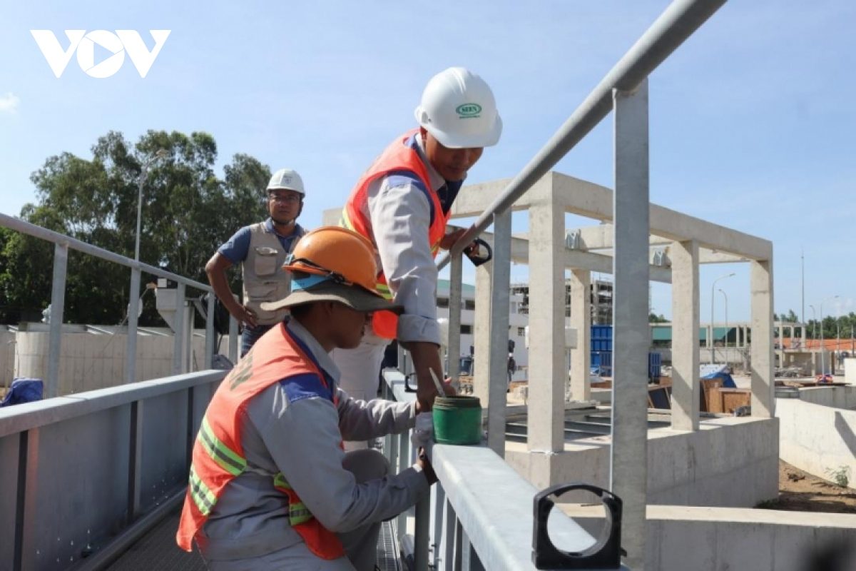 Tháo gỡ vướng mắc mặt bằng để giải ngân đầu tư công