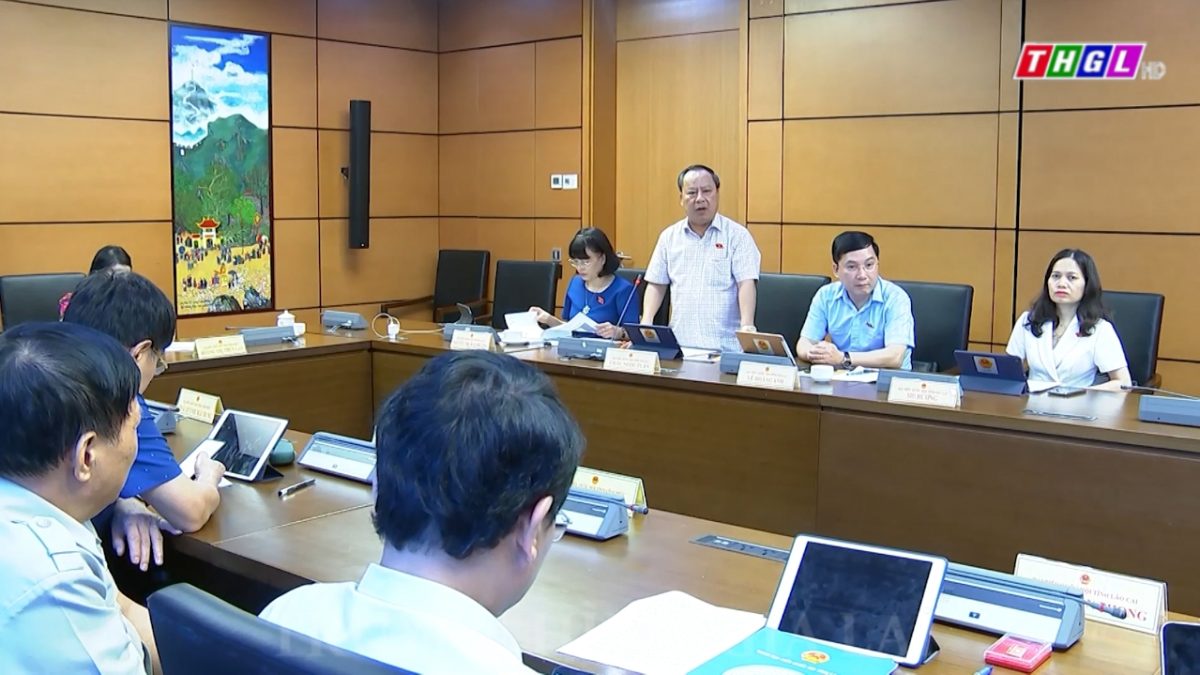 Quốc hội thảo luận ở tổ về một số dự án luật sửa đổi