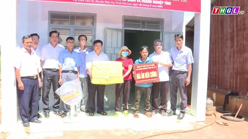 Đảng ủy Khối các cơ quan và doanh nghiệp tỉnh Gia Lai bàn giao 6 căn nhà “Mái ấm biên cương” cho gia đình chính sách, hộ nghèo ở huyện Đức Cơ