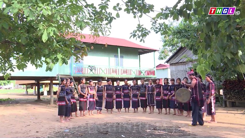 Những nghệ nhân nhiệt huyết với văn hóa truyền thống dân tộc