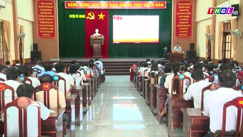 Kbang thông tin thời sự cho hơn 100 lãnh đạo cấp huyện, cấp xã