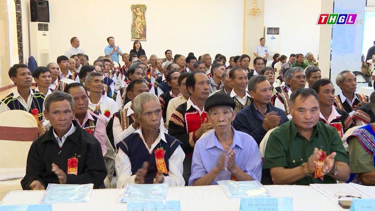 Hội nghị biểu dương Người có uy tín tiêu biểu trong đồng bào DTTS