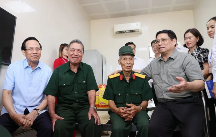 Thủ tướng Phạm Minh Chính: Chăm sóc thương binh, bệnh binh, người có công như chăm sóc người thân
