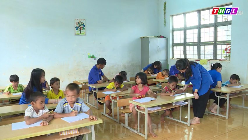 Lớp học miễn phí ở làng Trol Đeng